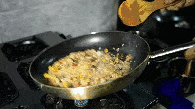 蛋炒饭最简单也最困难,这些窍门能让你的炒饭好吃到不行