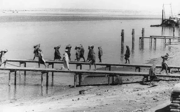 迪拜从小渔村变成壕城,迪拜从一个小渔村发展到现在