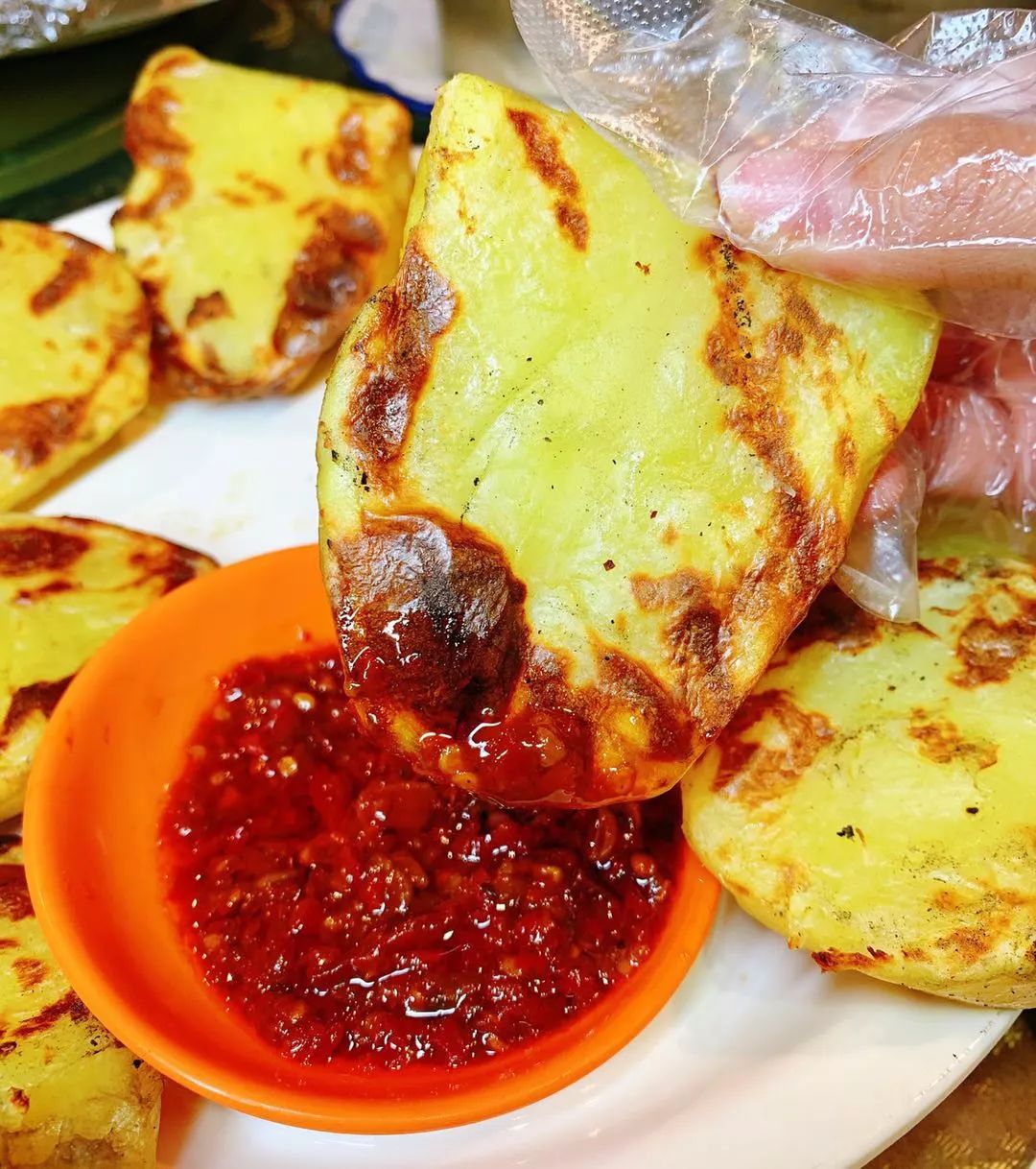 炭火烧公鸡哪家好吃,特色土窑烧公鸡