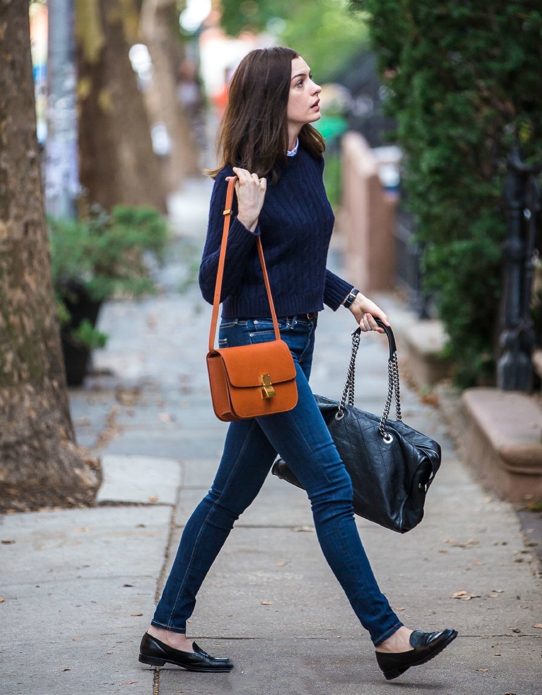 过了4年,《实习生》带着它的“gentlewoman”穿搭,又火回来了