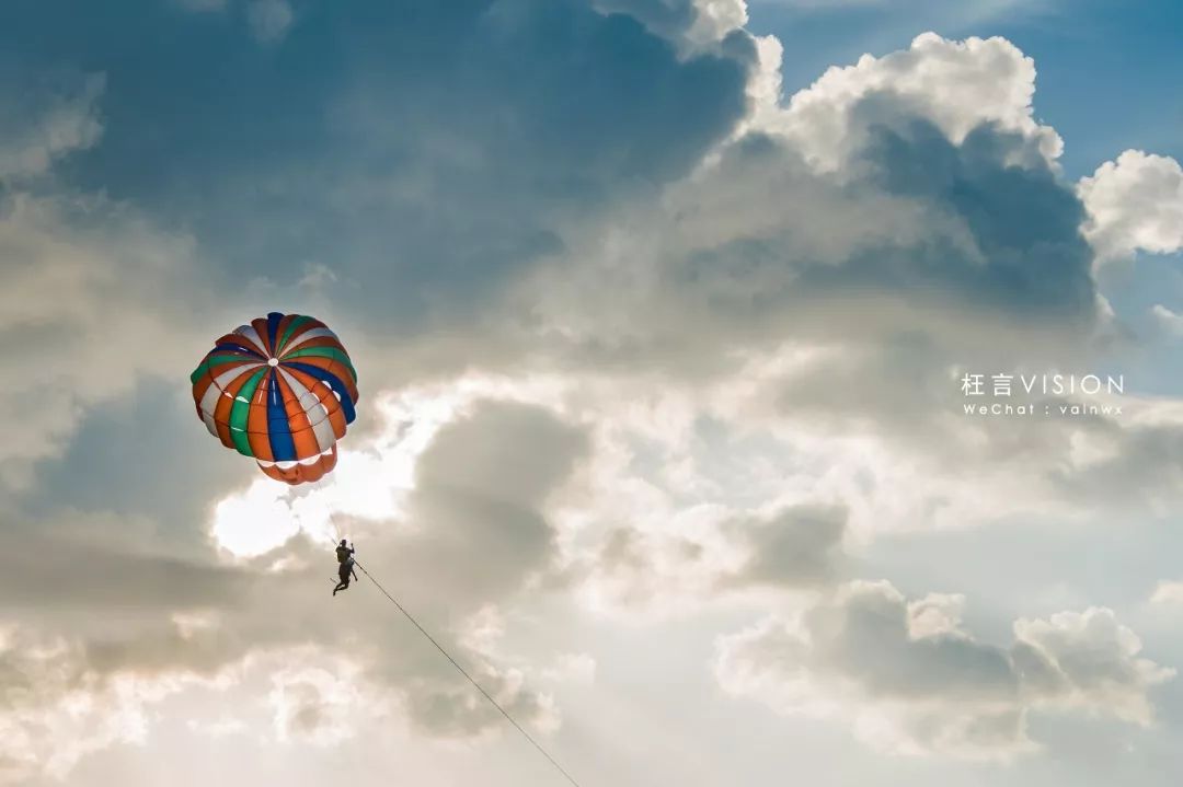 繁华熙攘，从海滩到山路的芭东（Patong）风情