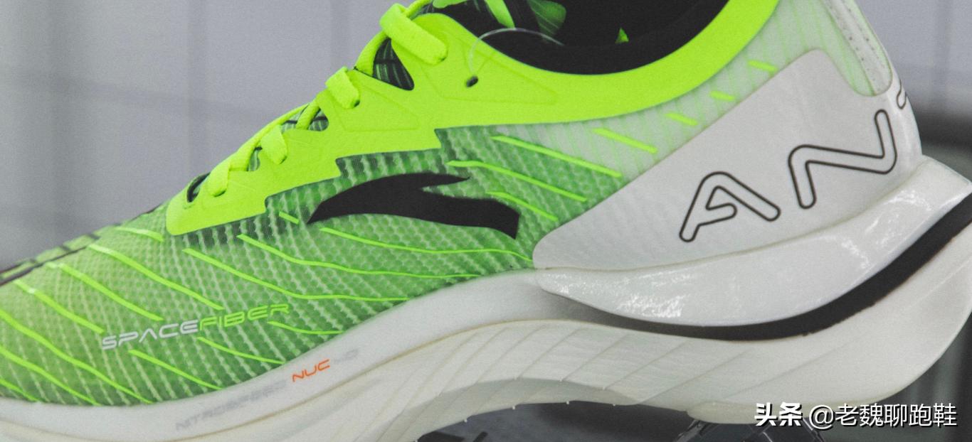 跑鞋不要买多少克的,新手选择轻的跑鞋还是稳定的跑鞋