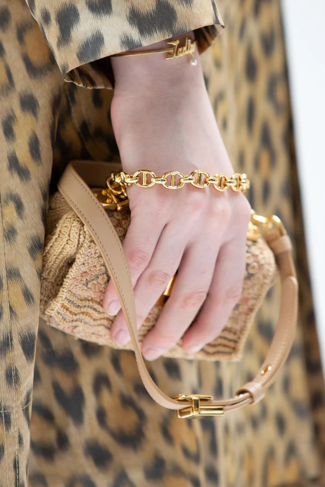 迪奥dior2020走秀冬季款运动鞋,dior2012春夏走秀视频完整版