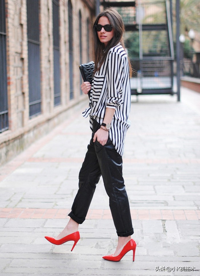 鞋子不用太多够穿就行,鞋子不需要很多自己喜欢就好