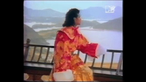 迈克尔杰克逊幼年到中年过程,30年前迈克尔杰克逊