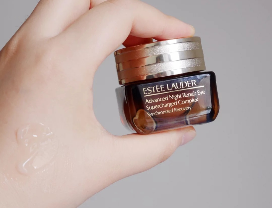 雅诗兰黛油皮粉底液推荐,雅诗兰黛平价粉底液