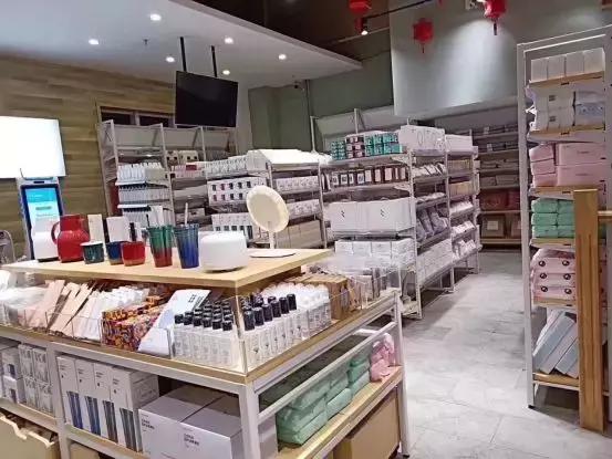 兄弟“安达”如何取悦“小镇青年”，为三四线城市便利店打样板！