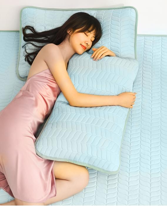 凉而不冰的冰丝乳胶凉席,乳胶凉席冰丝凉席藤席哪种比较好