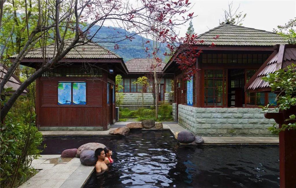 川西泡温泉看雪景,川西自驾游玩2天2夜加温泉12月份