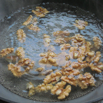 孩子们喜爱的零食,琥珀桃仁小零食