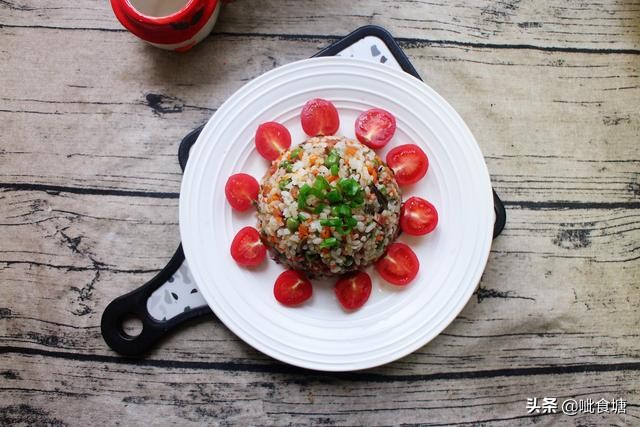 香椿炒鸡蛋正确做法先别着急下锅,香椿炒鸡蛋简单易学你会了吗