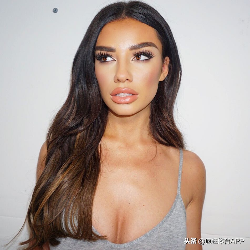 疯狂女神年终大盘点：花色足坛球色怡人各路英豪皆醉倒