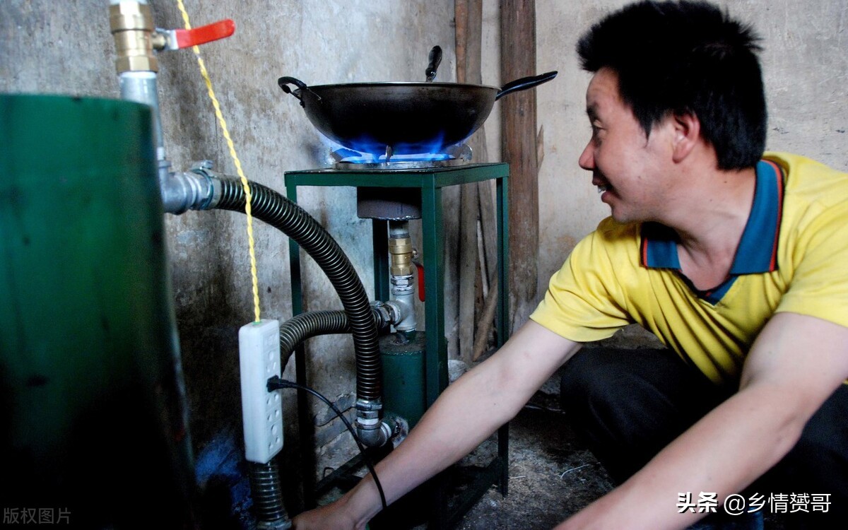 农村的柴火灶骗人吗,农村传承百年的柴灶被网友质疑