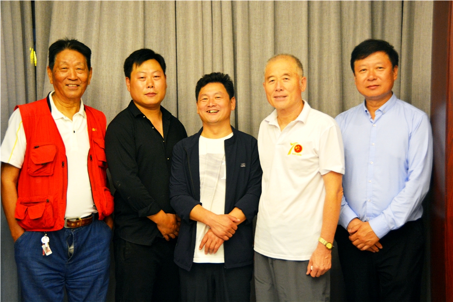 摄影艺术家走进河南洛阳「徐州人家土菜馆」喜迎中秋佳节