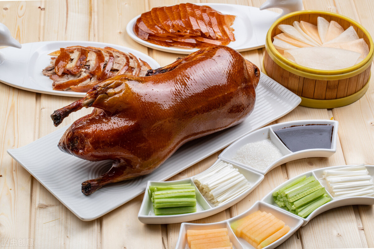 来北京吃涮羊肉烤鸭,在北京吃烤鸭最正宗的地方