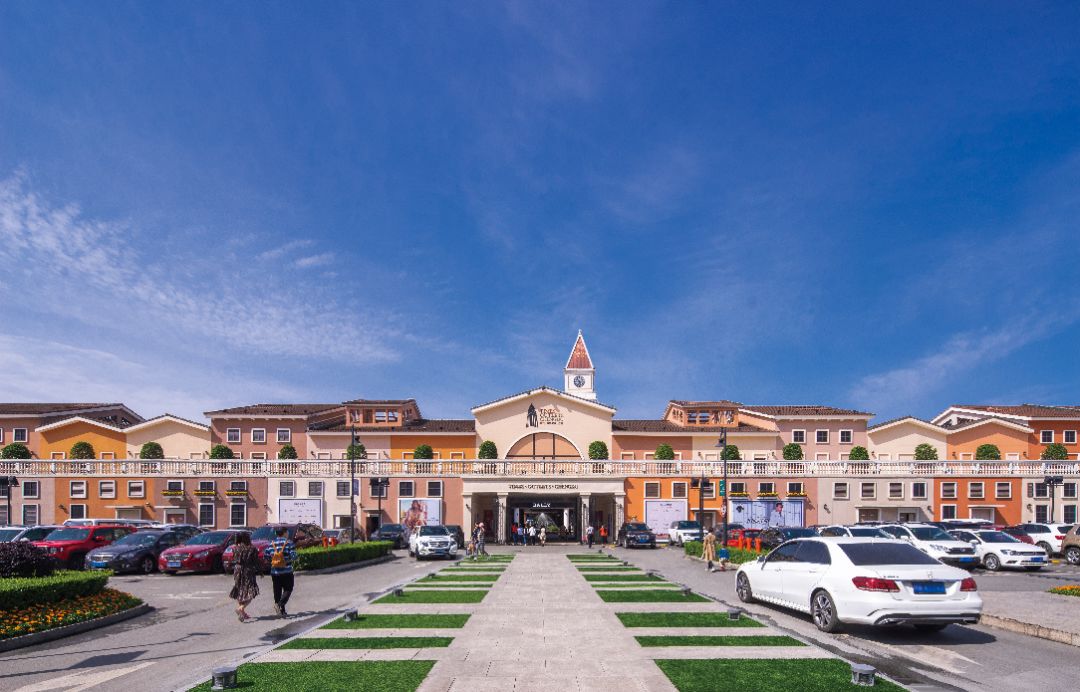 到底是哪些人在逛奥特莱斯？