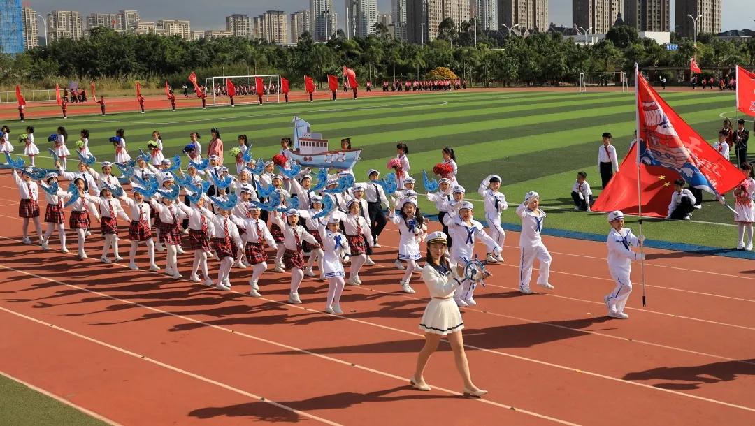 小学秋季田径运动会报道,运动少年展英姿