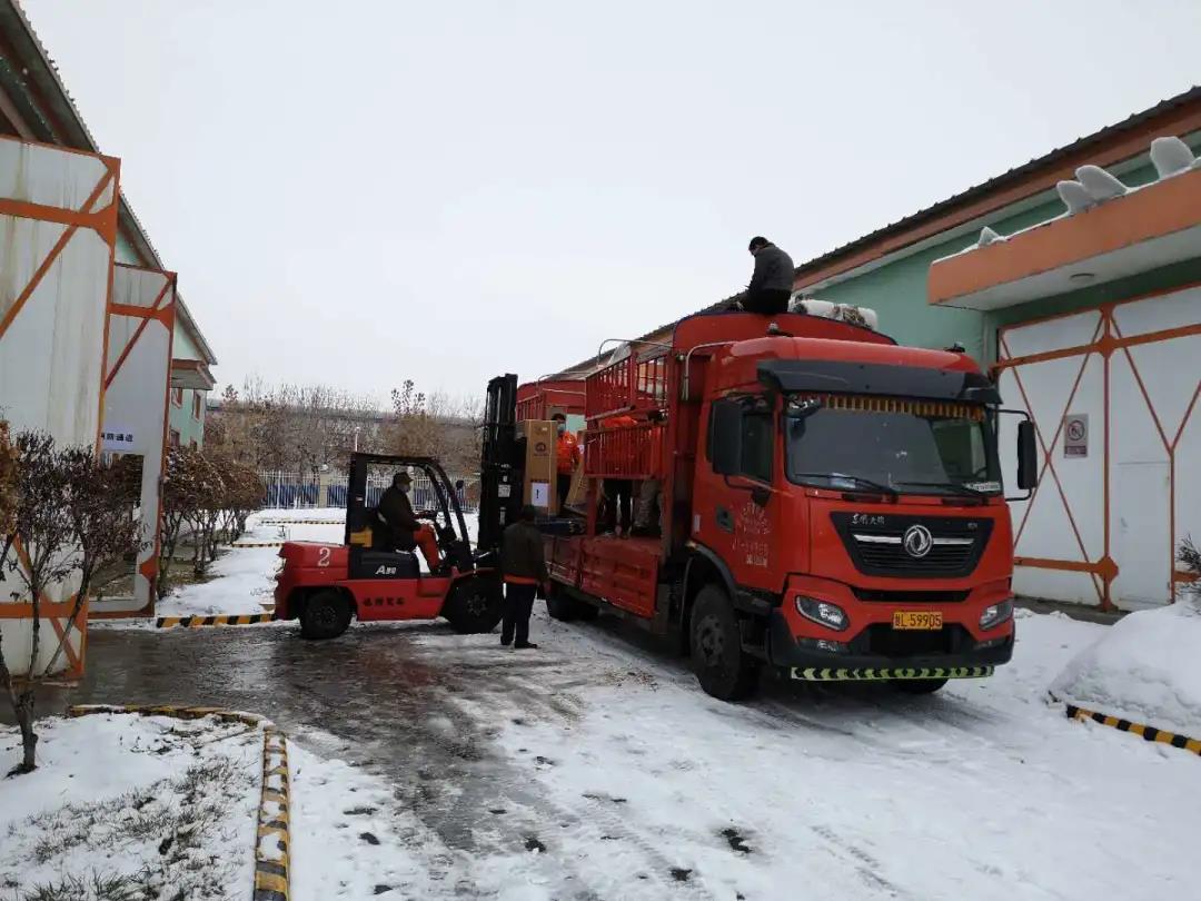 德蓝股份捐赠湖北、*疆新**两地100万余元物资