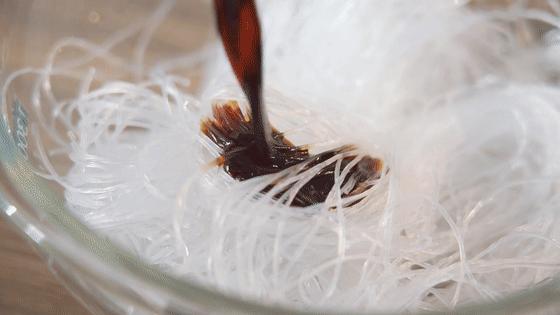 烤蒜蓉粉丝扇贝的做法视频教程,锡纸蒜蓉粉丝烤扇贝烤箱的做法