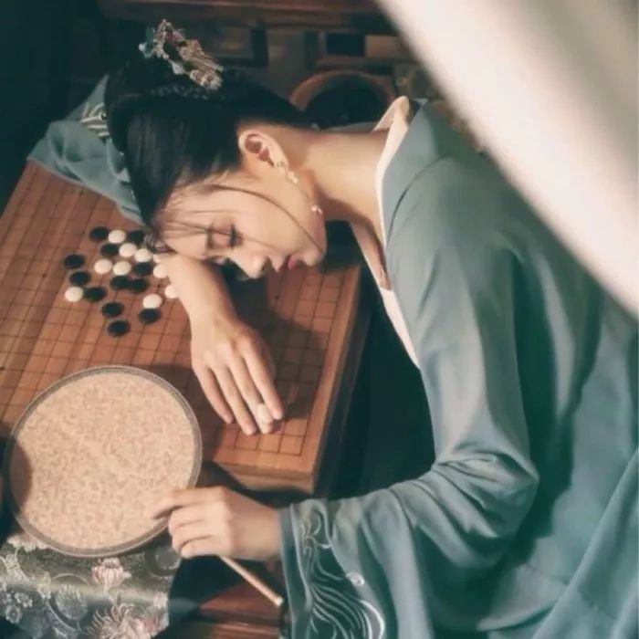 不染世俗的古风女头真人,有意境古风女头真人版