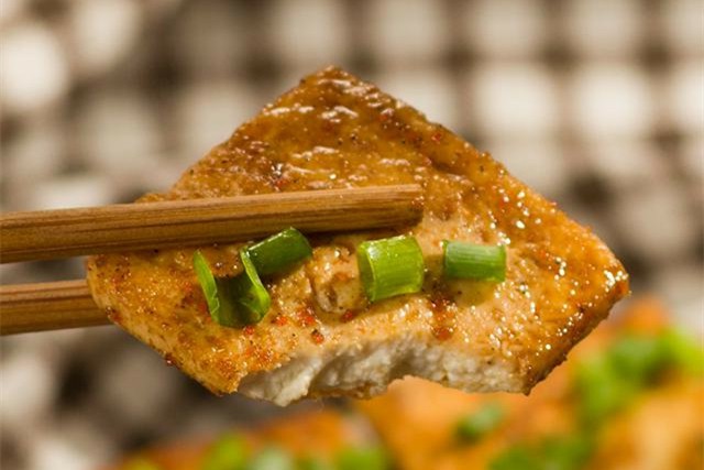 煎豆腐前怎么知道豆腐蒸好了,椒盐煎豆腐豆腐外酥里嫩怎么做