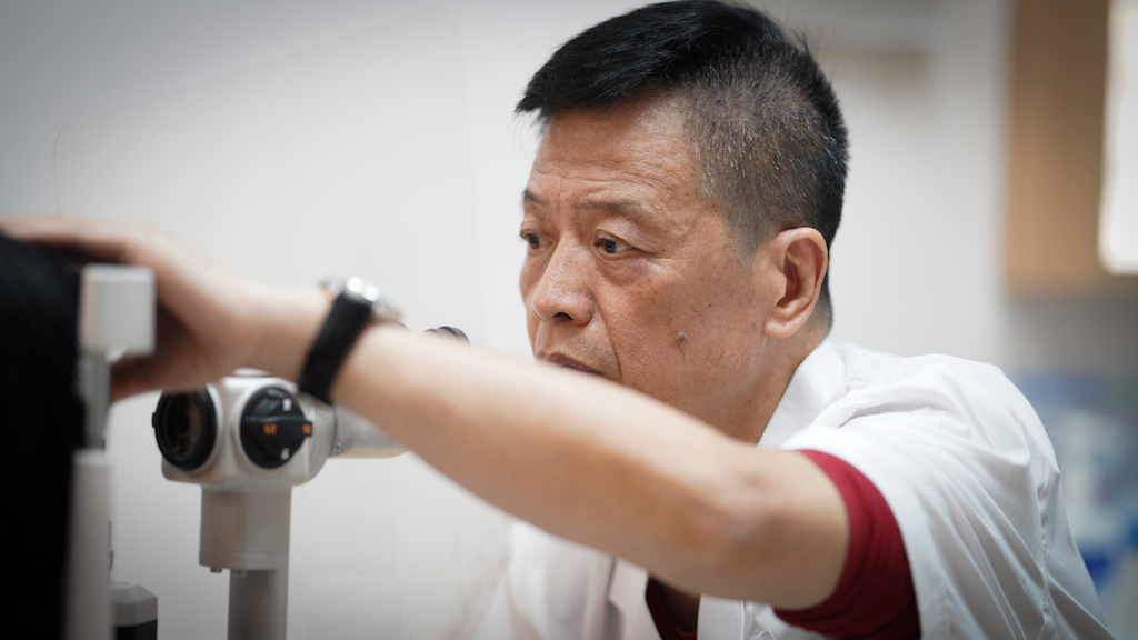 14岁女孩斜视手术能恢复吗,10岁女孩斜视可以矫正吗