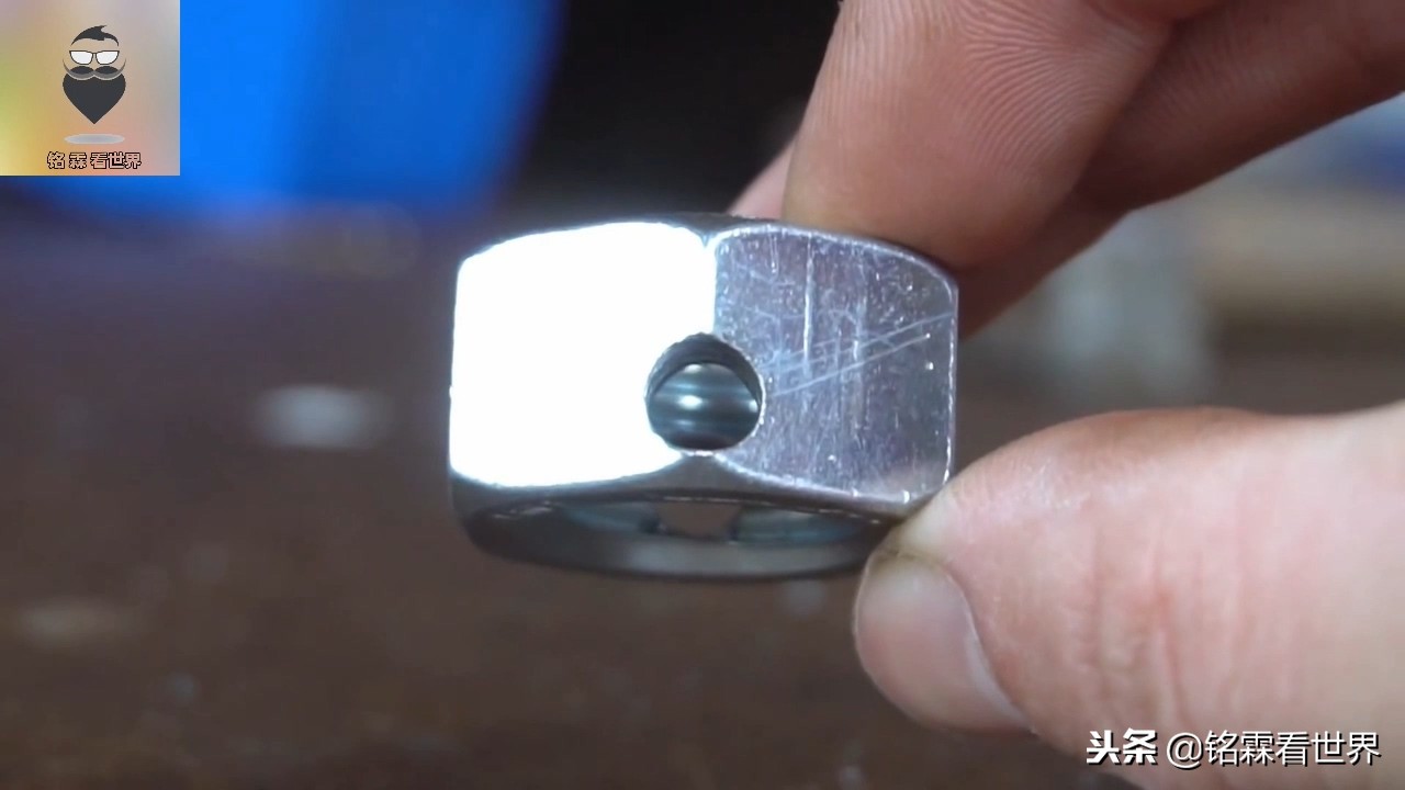 师傅动手改造磨钻头神器,自制磨钻头神器万能麻花钻头