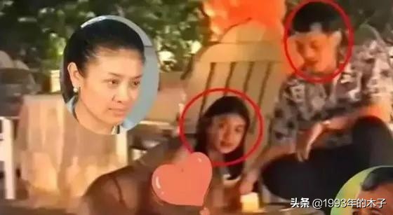 异装、纳妾、给宠物狗册封空军元帅,泰国国王究竟有多荒唐?