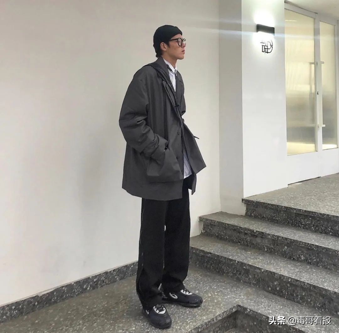 asics适合年轻人穿吗,潮了的东西变好变干了还能吃吗