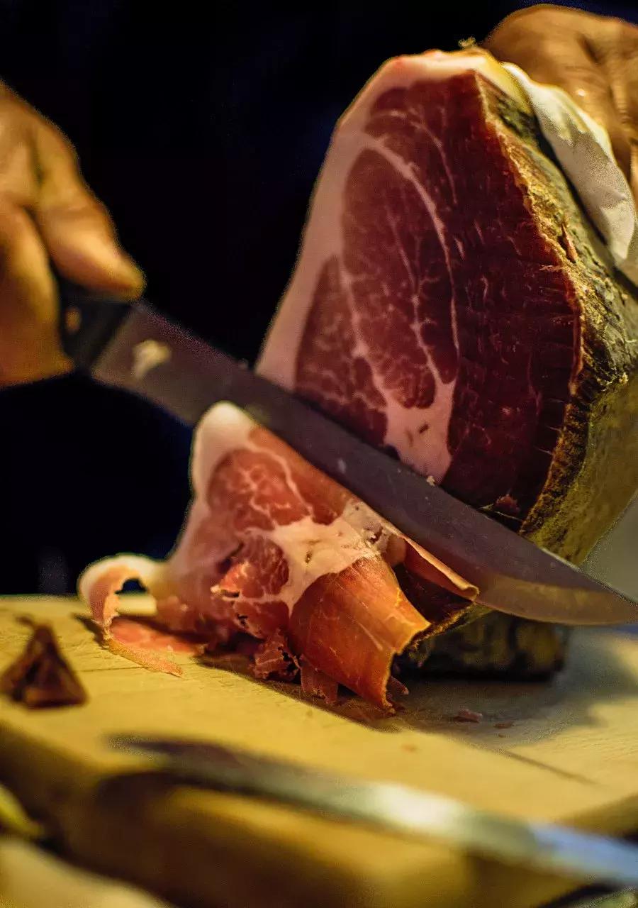 年夜饭大赏舌尖上的新年,各地年夜饭比拼吃什么才算有年味