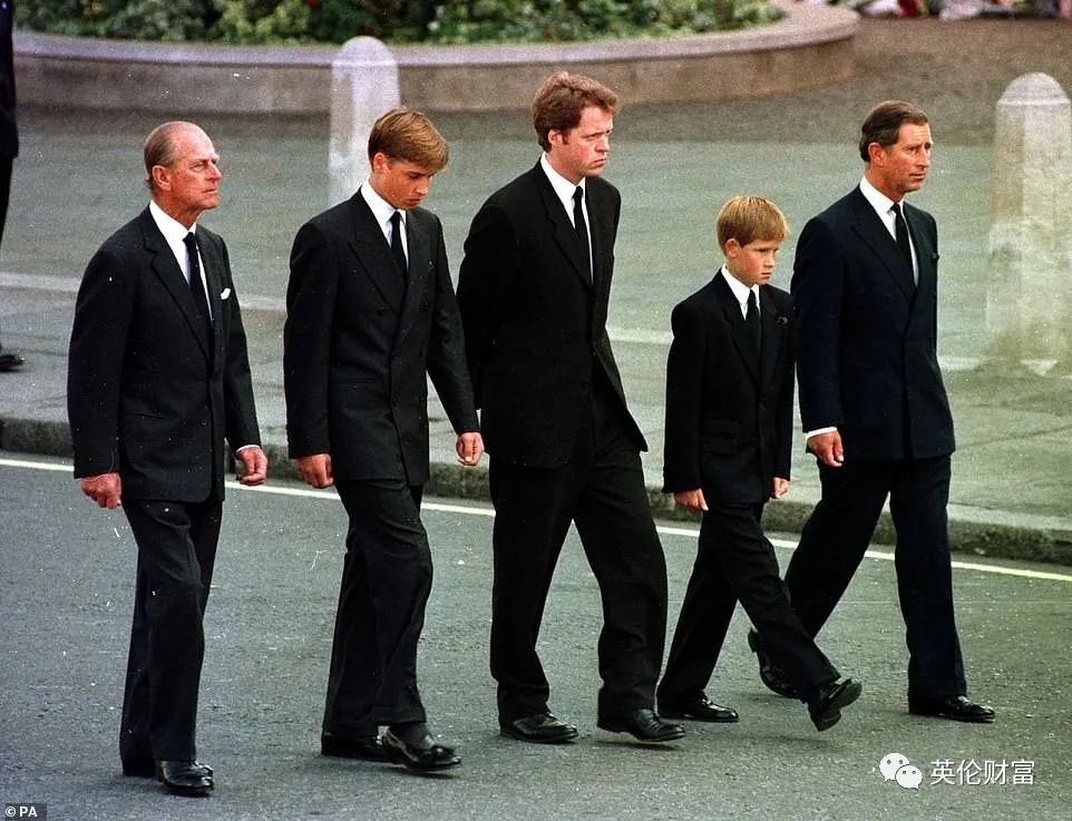 菲利普亲王有趣故事,女王菲利普亲王年轻时