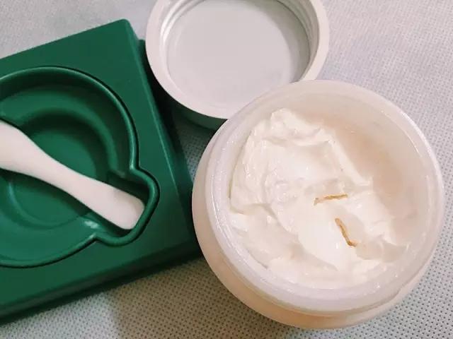 海蓝之谜面霜到底好不好用,海蓝之谜面霜真有那么神奇吗