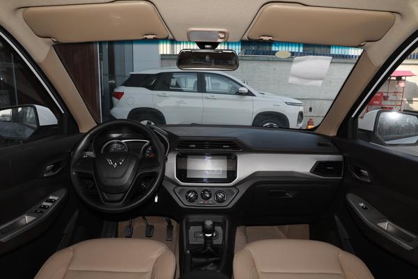 推荐五菱宏光1.5LS标准型,告别面包车