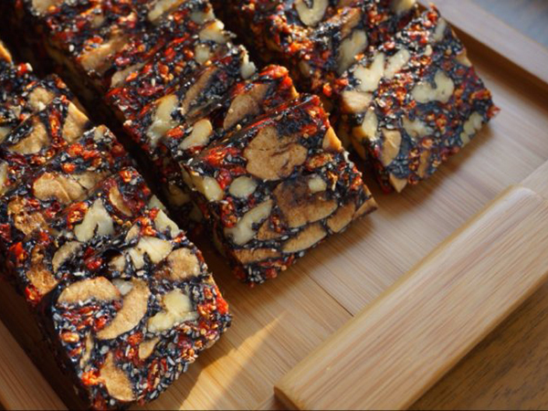 花800买了半斤阿胶膏,花了700元买了阿胶