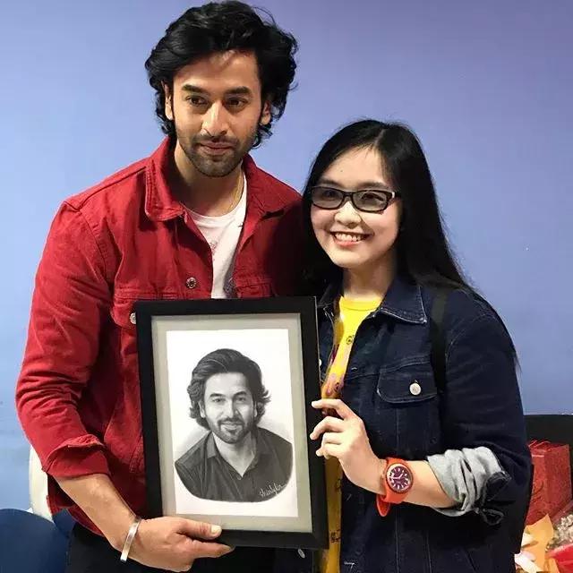 她画的素描比本人还美！比照片还真实，24万网友已被她征服