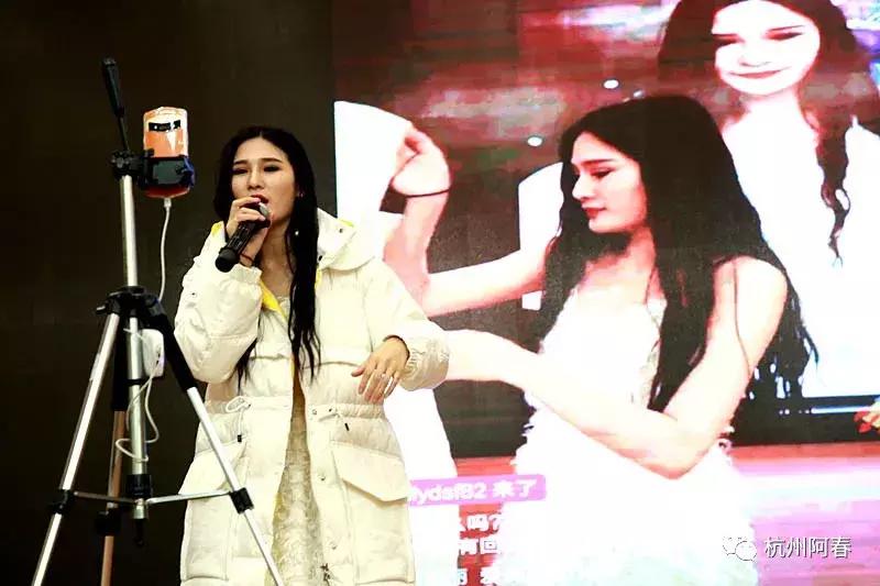 超百图再现2018年服装圈内那三十道靓丽风景……