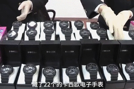 一波又一波的疫情,疫情期间发钱的人