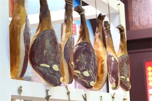 中西火腿大比拼:西班牙火腿VS金华火腿,网友:我们输得心服口服