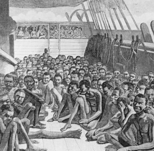 黑人奴隶在贩奴船上的生活：人挤人肉贴肉，与蟑螂、老鼠睡在一起