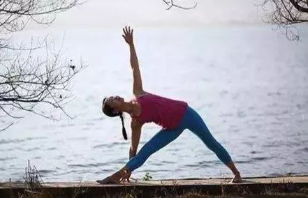 最值得做的几个瑜伽体式,脊柱疗愈瑜伽体式