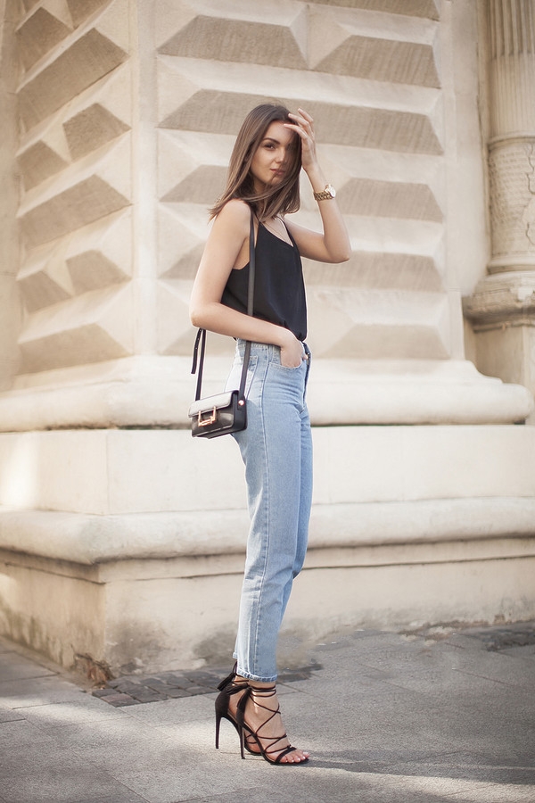 过了40岁的女人，这3种包包再喜欢也别背了，俗气不说还很掉档