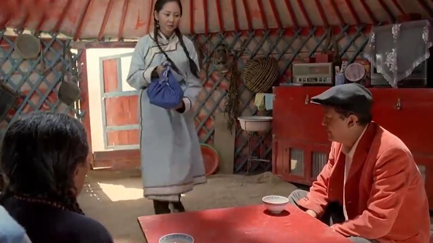 人性与欲望交织的电影，揭开中年女人难以启齿的尴尬，真实又残忍