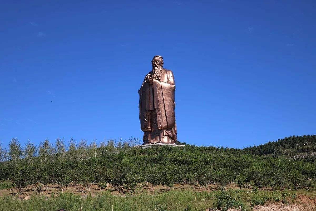 支队长为中将,支队政委为少将,手下一个营教导员成为上将