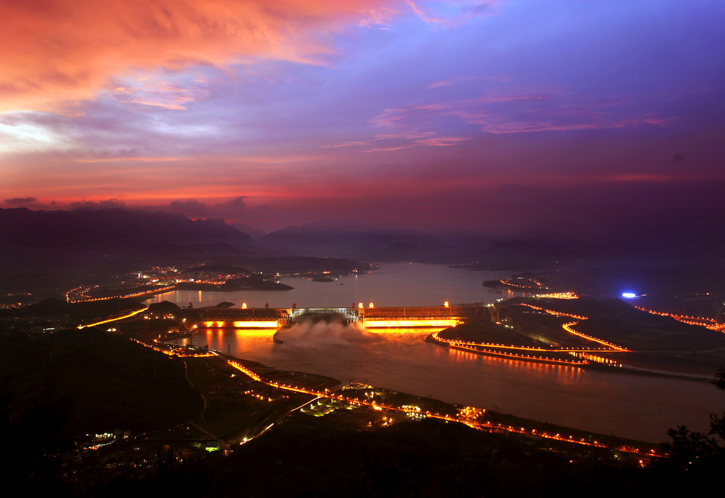 鍗冨彜涓夊场椋庢櫙瑙嗛,鍗冨彜姹熸渤