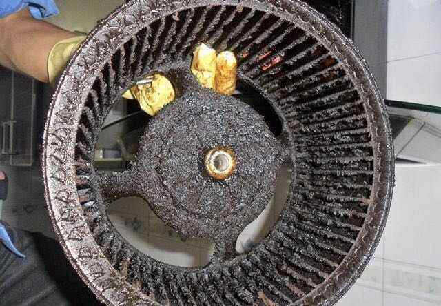 如何清理油烟机油污妙招,油烟机油污太厚怎么清理