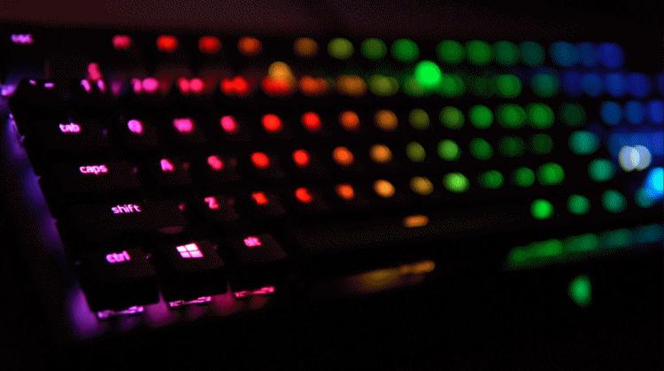 雷蛇黑寡妇蜘蛛v3绿轴rgb机械键盘,雷蛇黑寡妇蜘蛛v3粉晶绿轴键盘