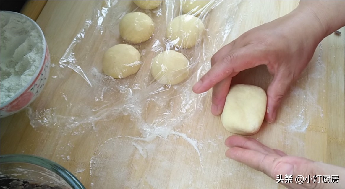 1斤玉米面发糕怎么做,1碗玉米面里加2个鸡蛋