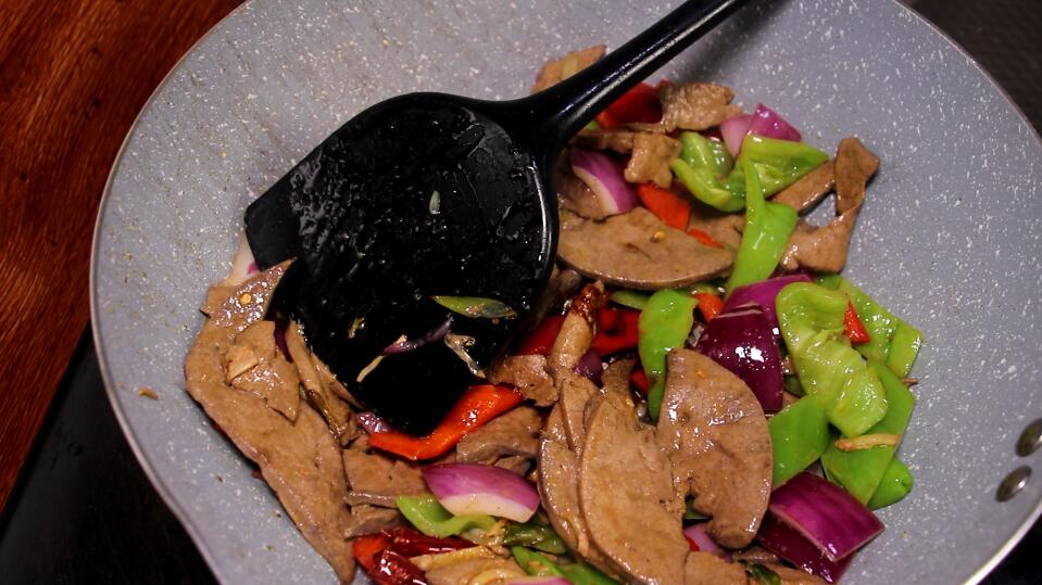 猪肝怎么腌制要焯水吗,炒猪肝是先放料酒还是后放料酒