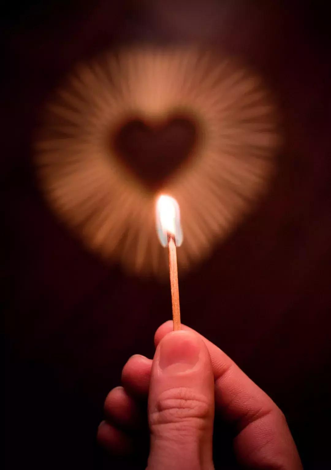 夜读|以芳华立誓，不负你眼中星辰熠熠