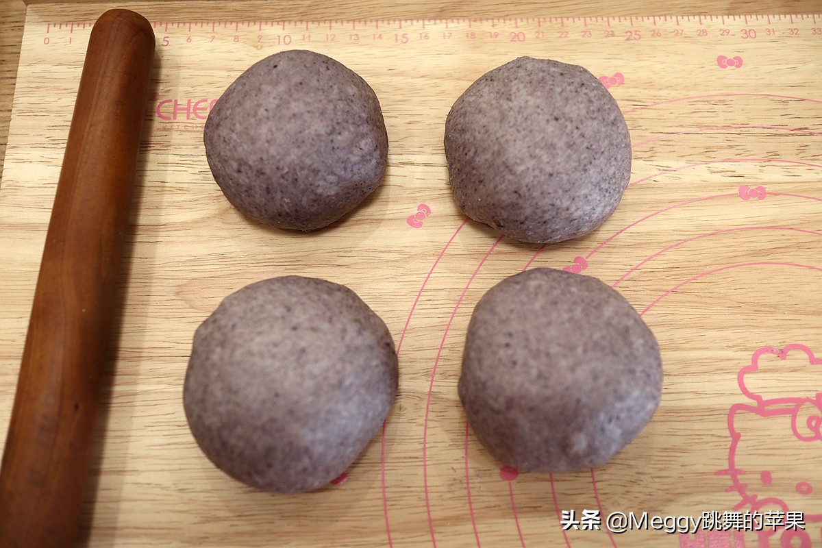 天热吃这种面包，烤1炉吃2天，黑米软欧中加这料，儿子直夸好吃